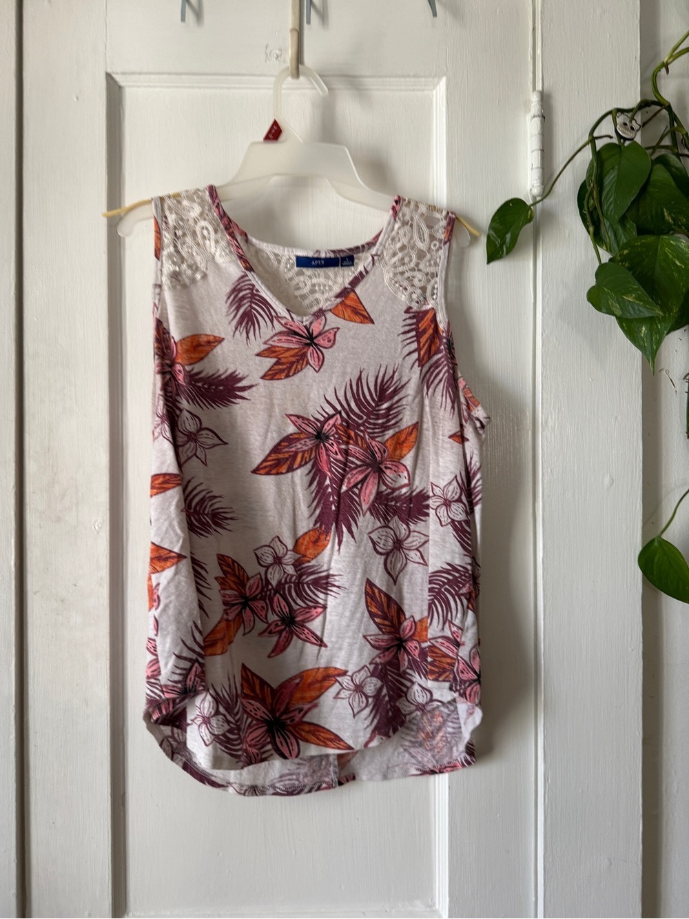 Apt. 9 White Tank Top with Pink and Orange Floral Print and Lace Trim size L